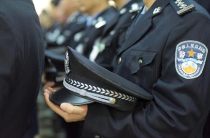 2024年人民警察制式服装及其标志管理规定最新全文